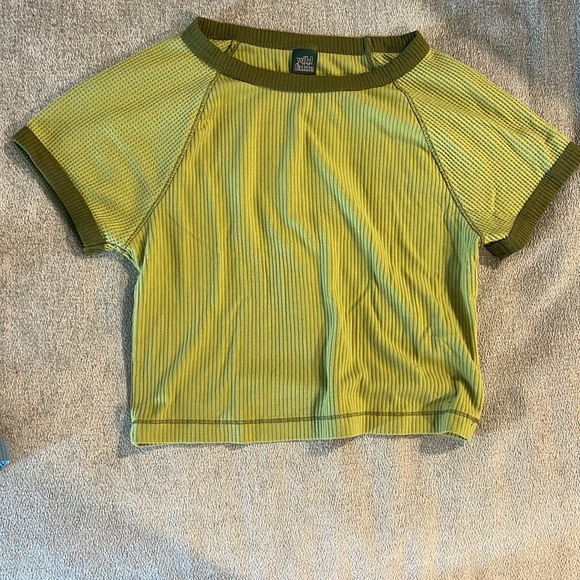 Set of 2 small wild fable crop tops - Picture 3 of 3